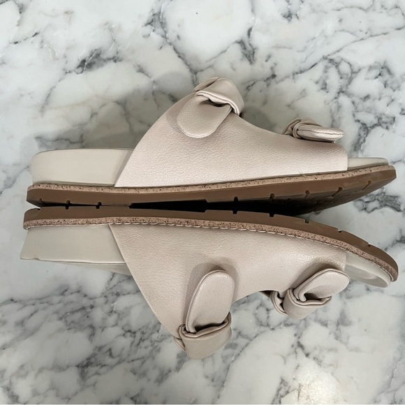 Eurosoft by Sofft Gianetta Golden Knot Sandal Comfy Shoes Off White Size 8.5 - Picture 8 of 9